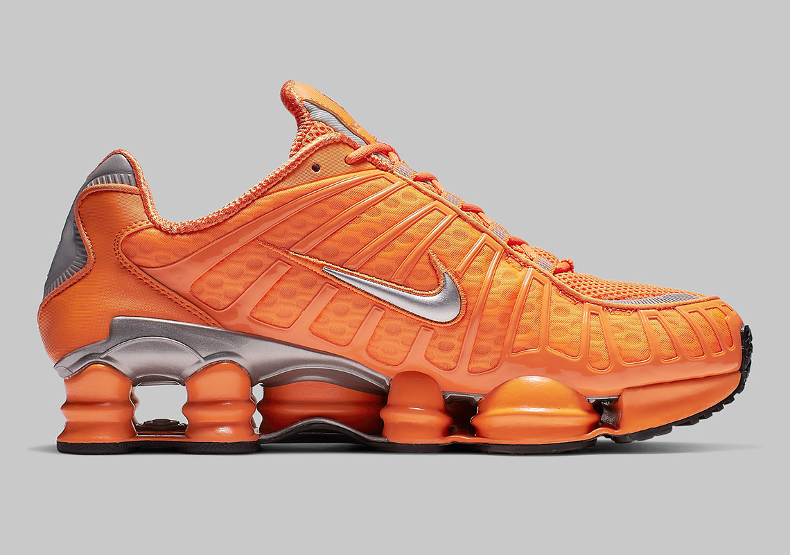 Shox discount nike orange