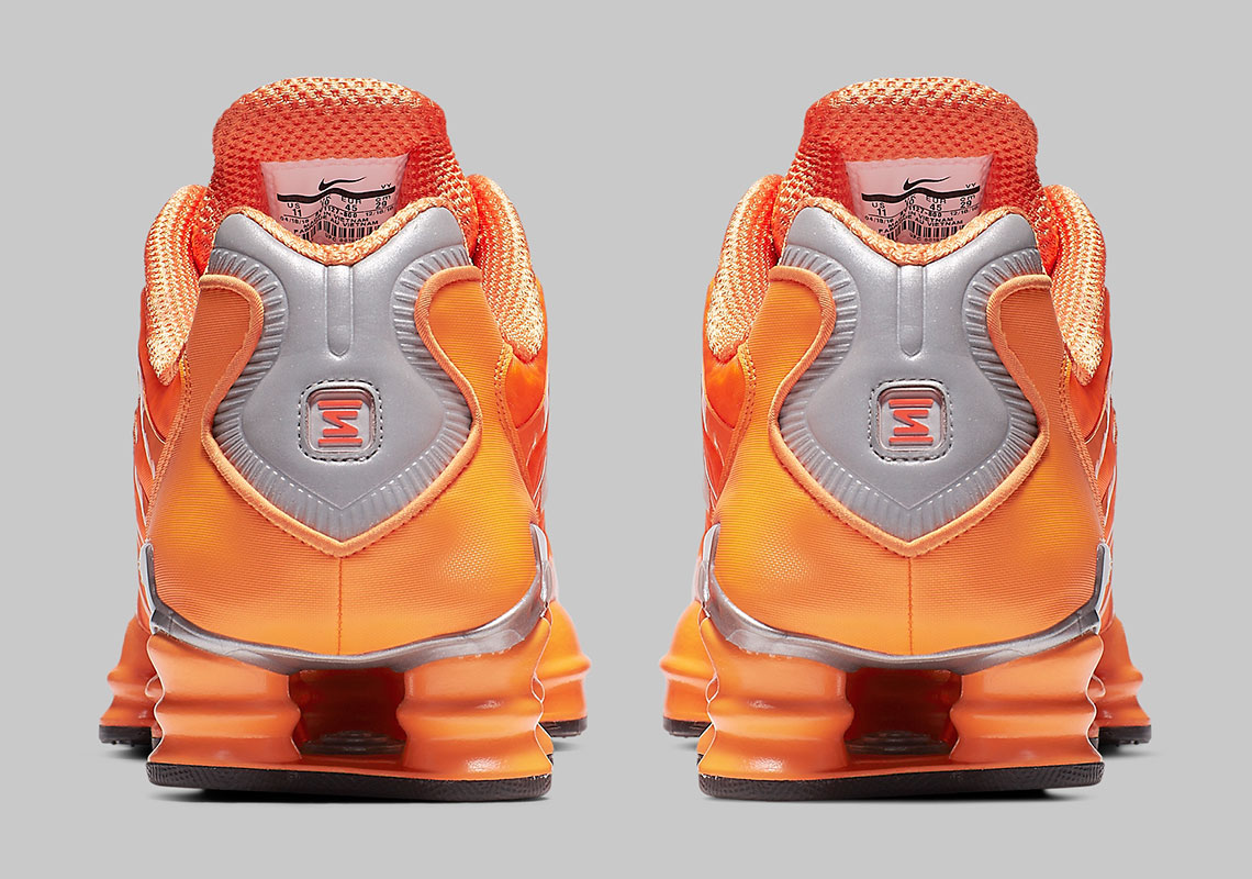 Orange and outlet white nike shox