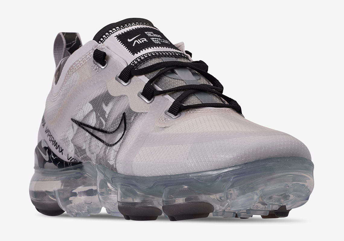 nike vapormax women's black and white