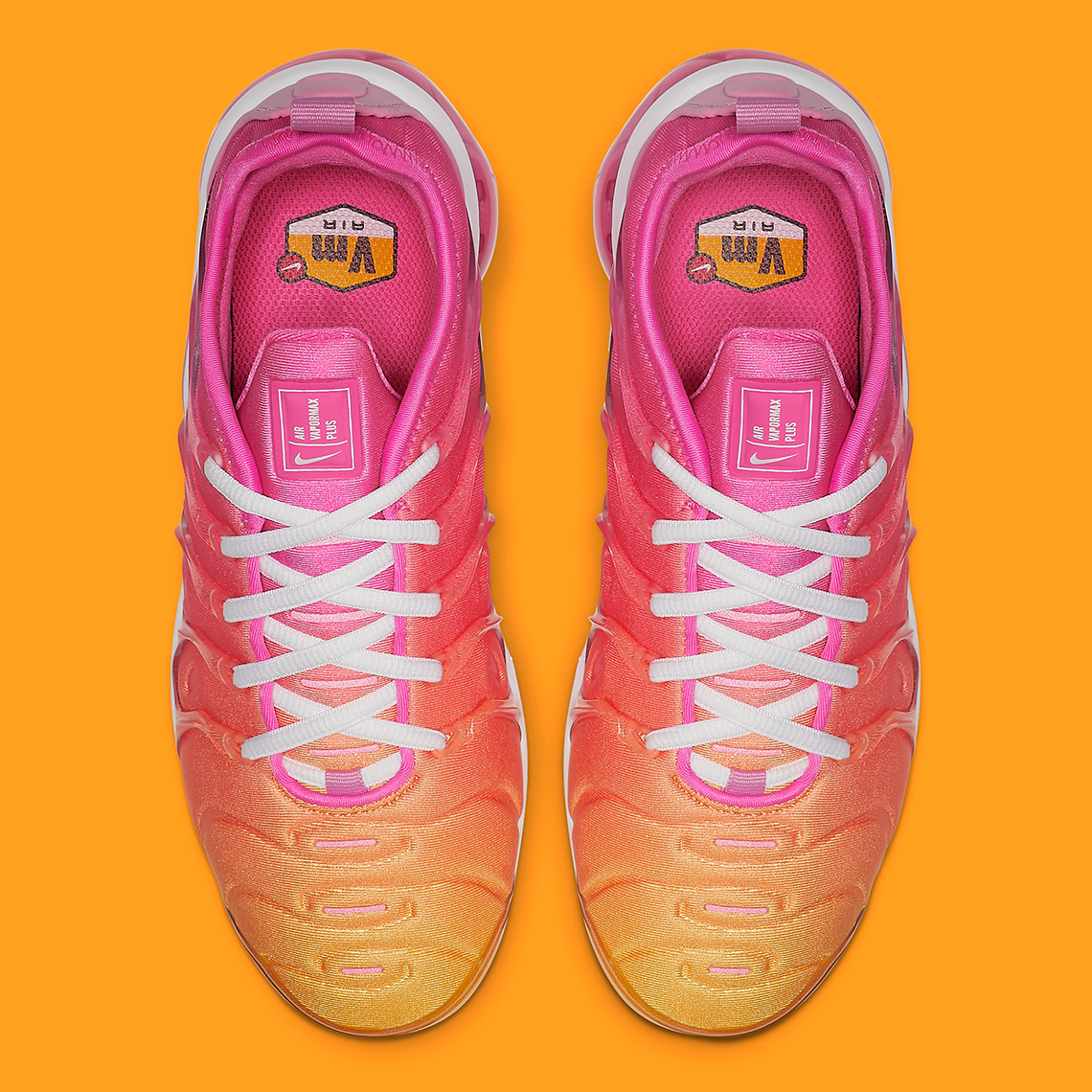 Vapormax plus outlet pink and orange