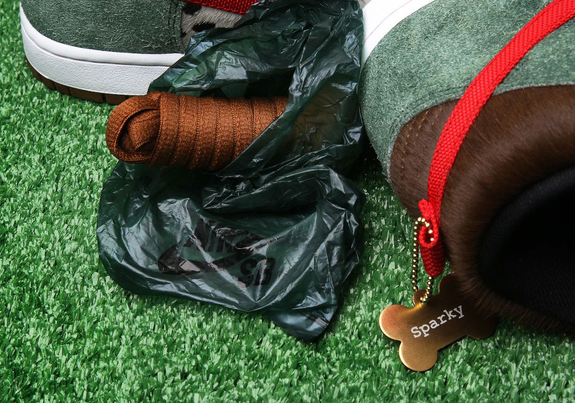 sector precio Consejo Dog Walker Dunk Nike SB - Store List + Release Info | SneakerNews.com