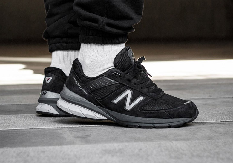 black new balance 990