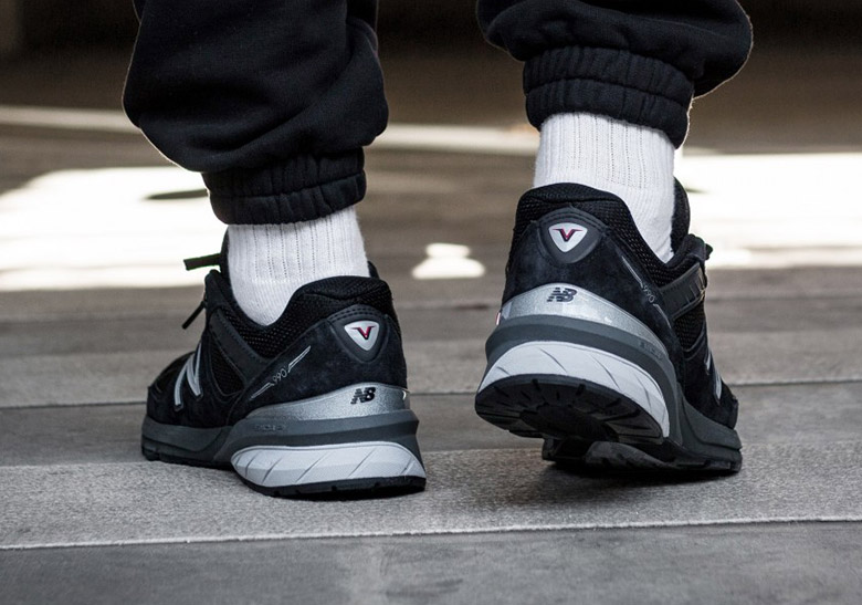 new balance 990 black on feet