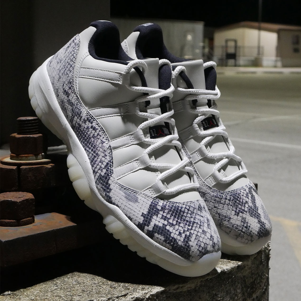 Air Jordan 11 Low LE Snakeskin CD6846 