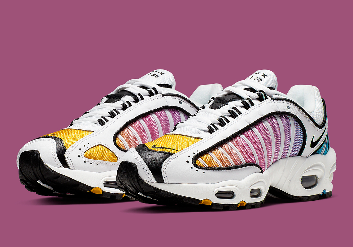 women's multicolor air max