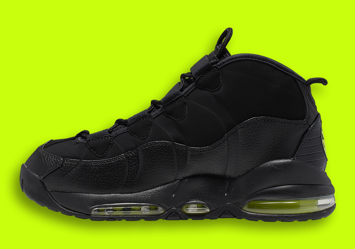 nike air max uptempo black