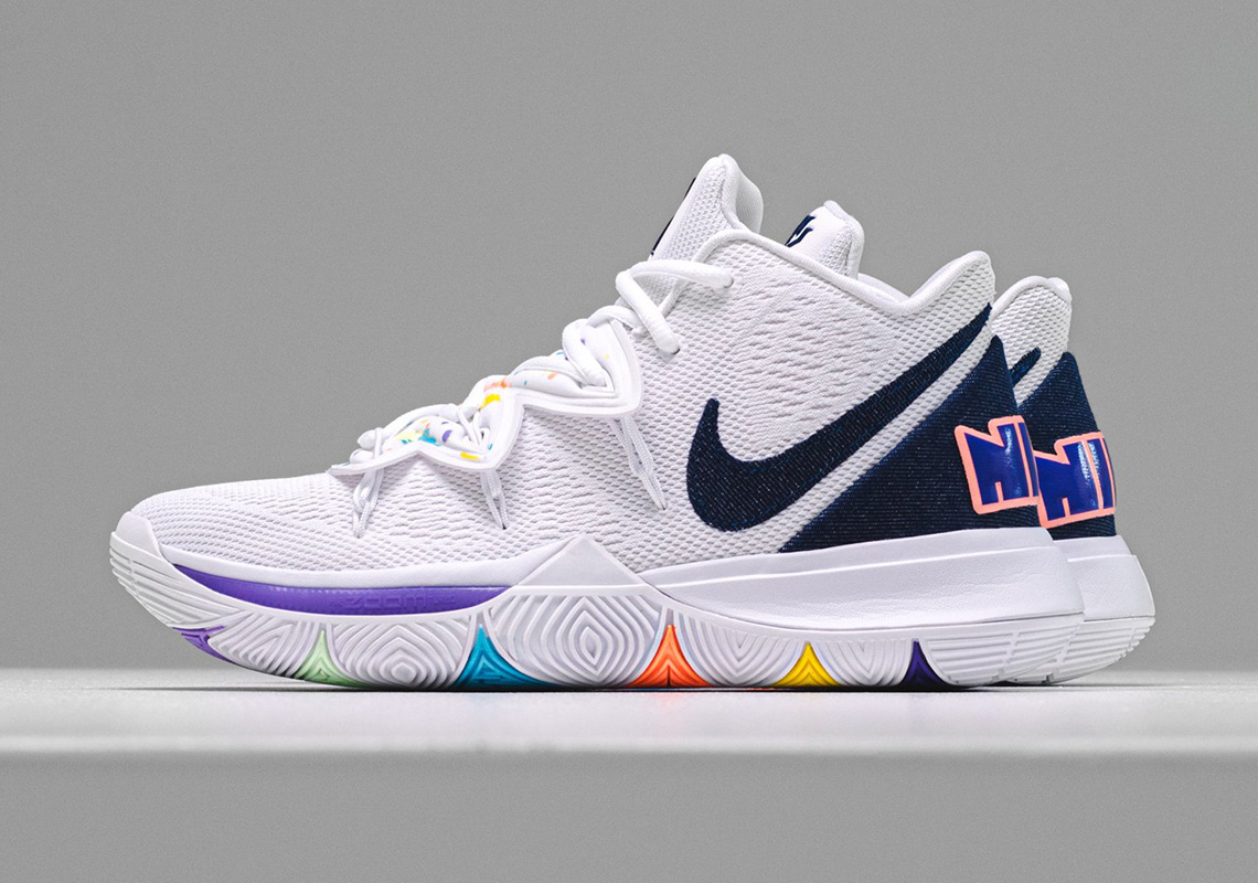 kyrie 5 sneakers tr