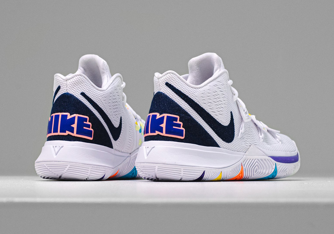 Restringir salida Gran cantidad Nike Kyrie 5 Have A Nike Day AO2918-101 Store List | SneakerNews.com