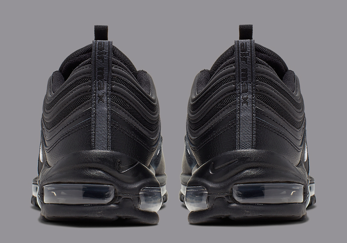 all black air maxes