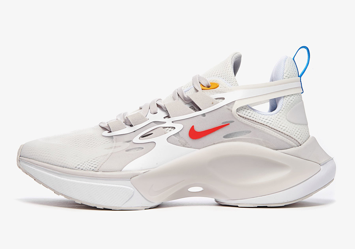 nike signal dimsix white