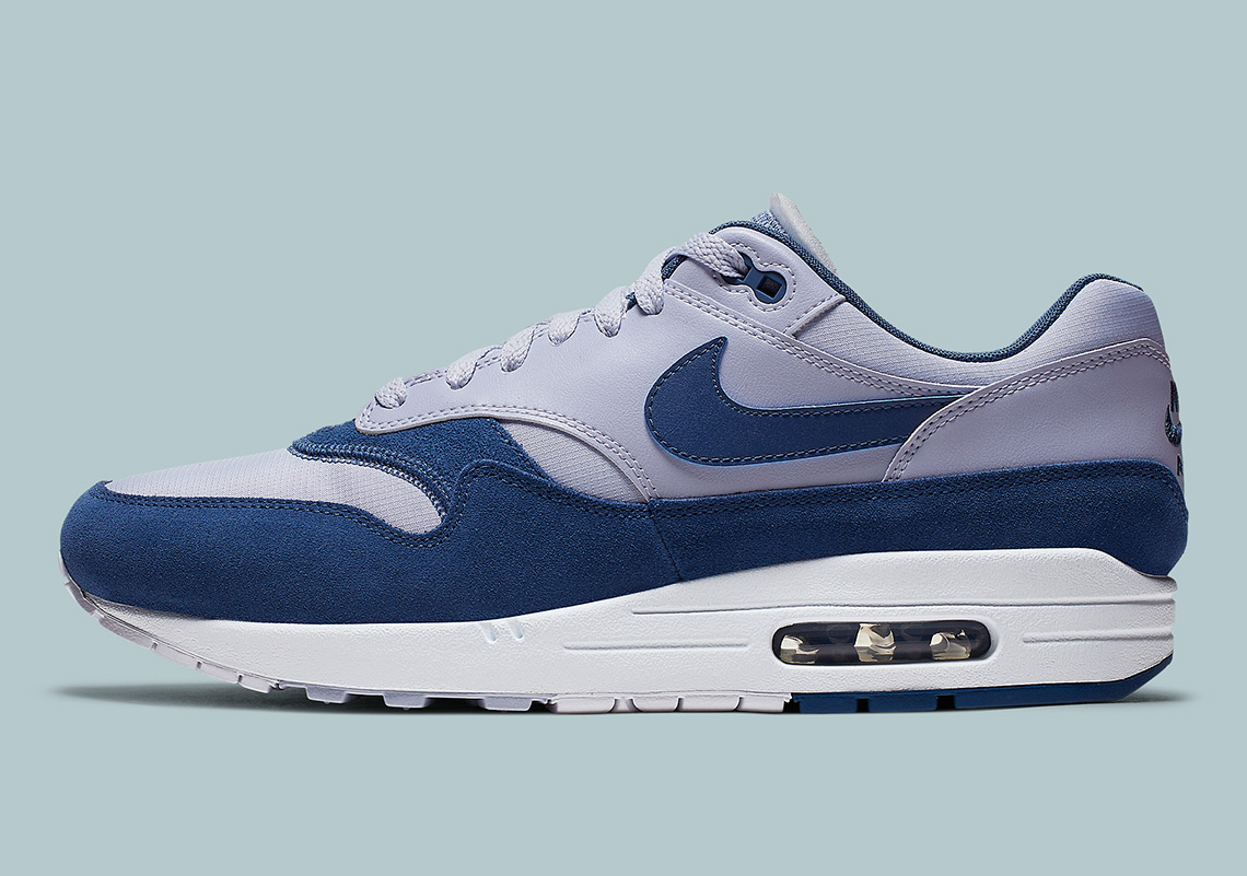 navy nike air max 1