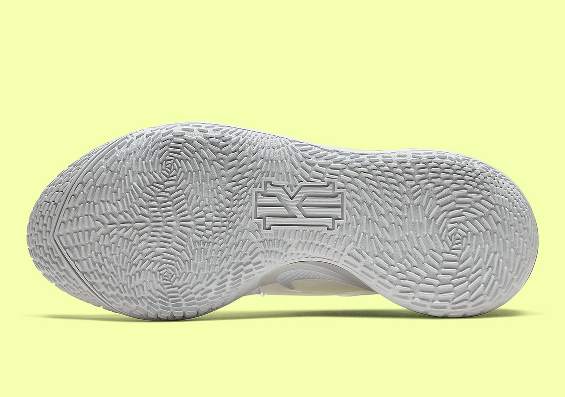 Florecer escarcha promoción Nike Kyrie Low 2 Sandy Cheeks CJ6953-100 - Release Date | SneakerNews.com