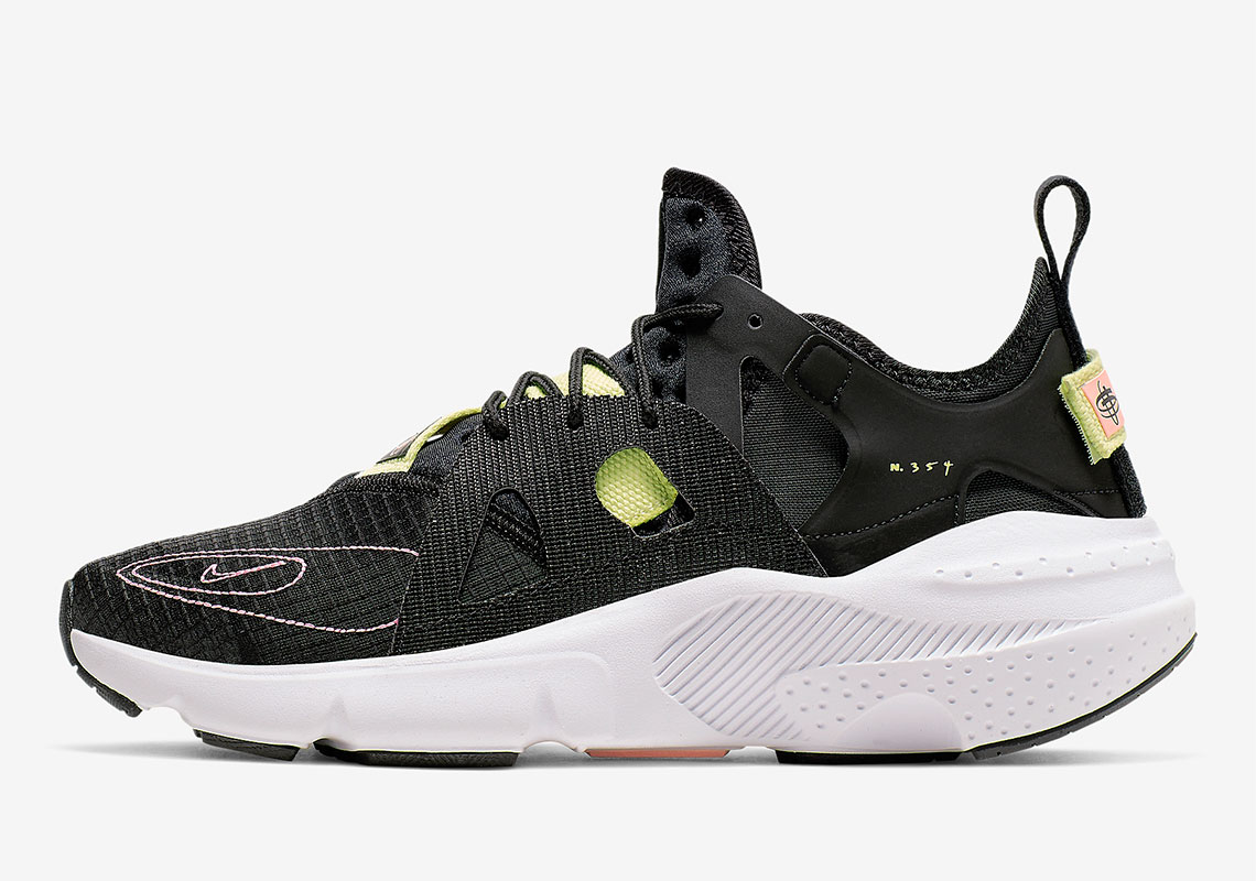 nike huarache black and pink