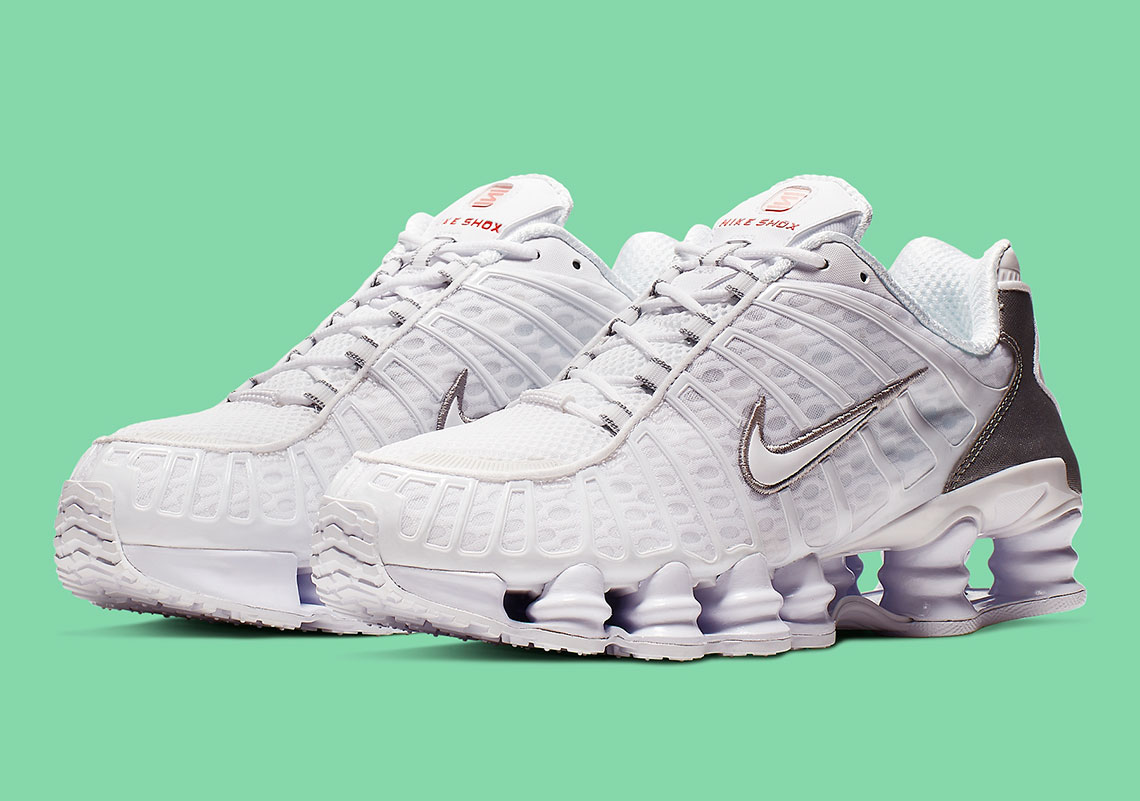 white and silver nike shox