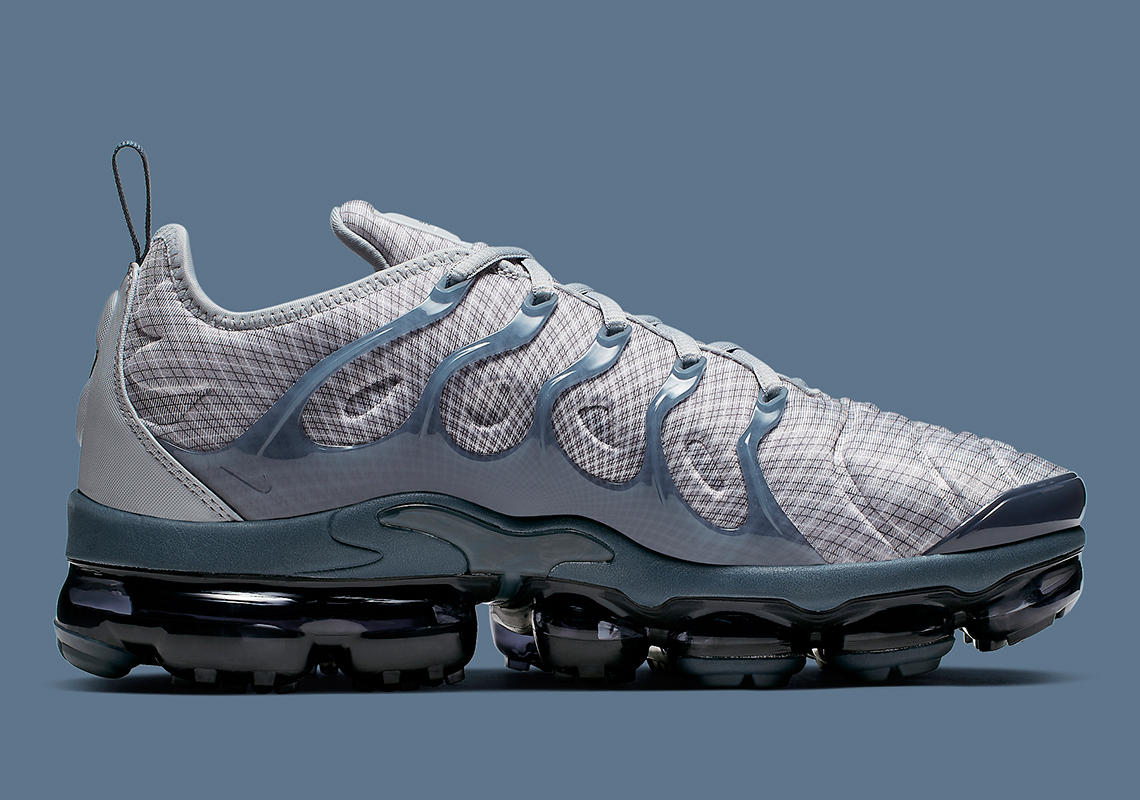 air vapormax plus cool grey team orange