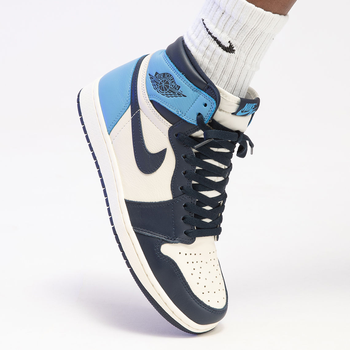 jd sports jordan 1 obsidian