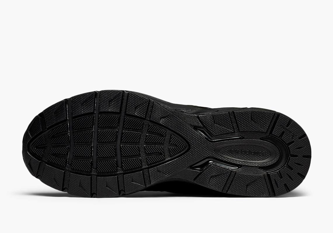 New Balance 990v5 Triple Black Release Info | SneakerNews.com
