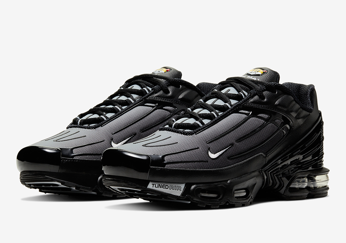 Nike Air Max Plus 3 Triple Black CJ9684-002 Release Date | SneakerNews.com