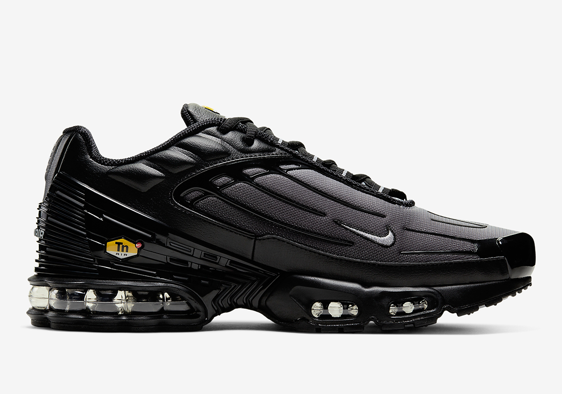 nike air max plus 3 all black