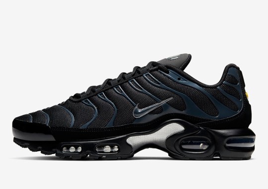 The Nike Air Max Plus Returns With Stealthy Midnight Teal Theme