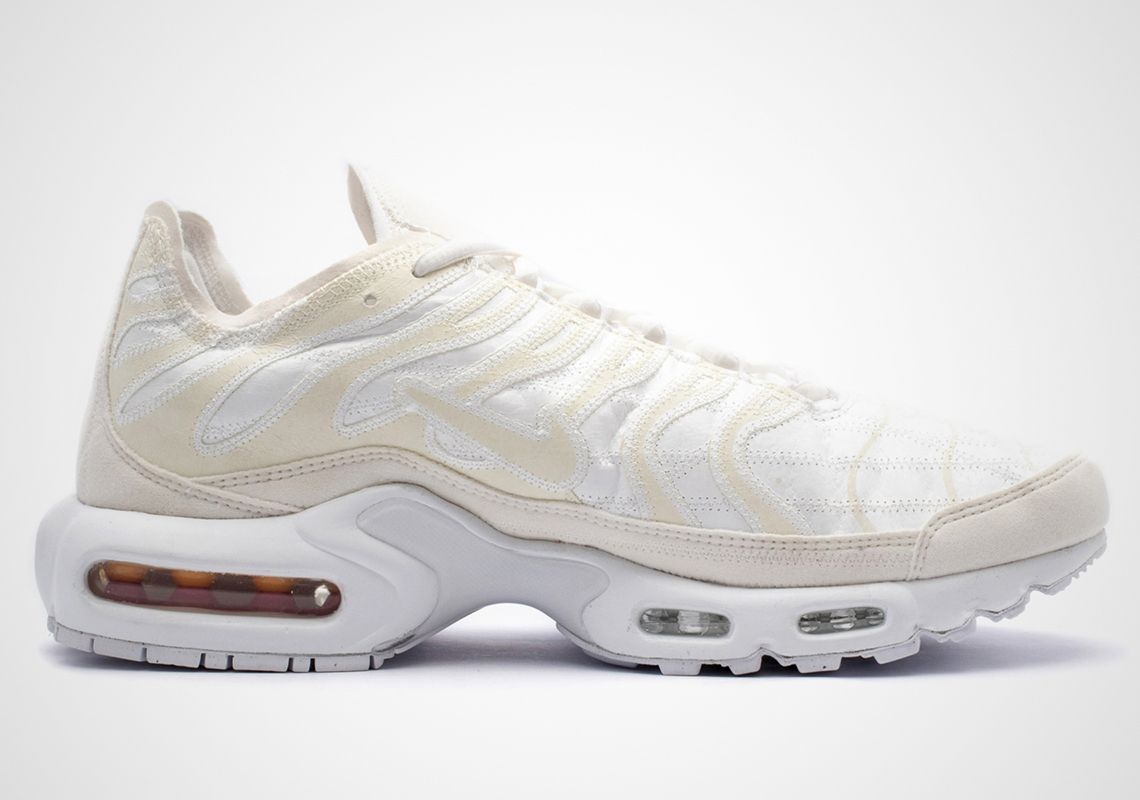 nike air max plus deconstructed white