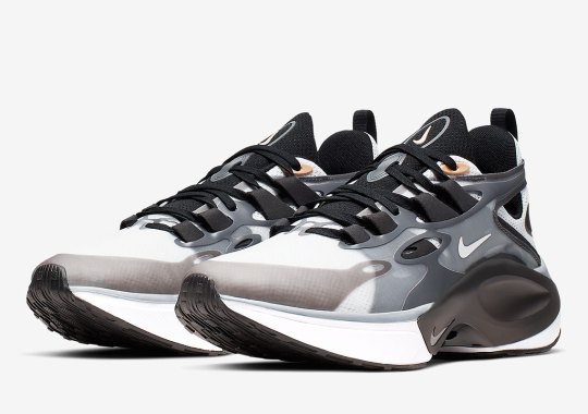 The sur nike Signal D/MS/X Arrives in a Classic Black and White Colorway