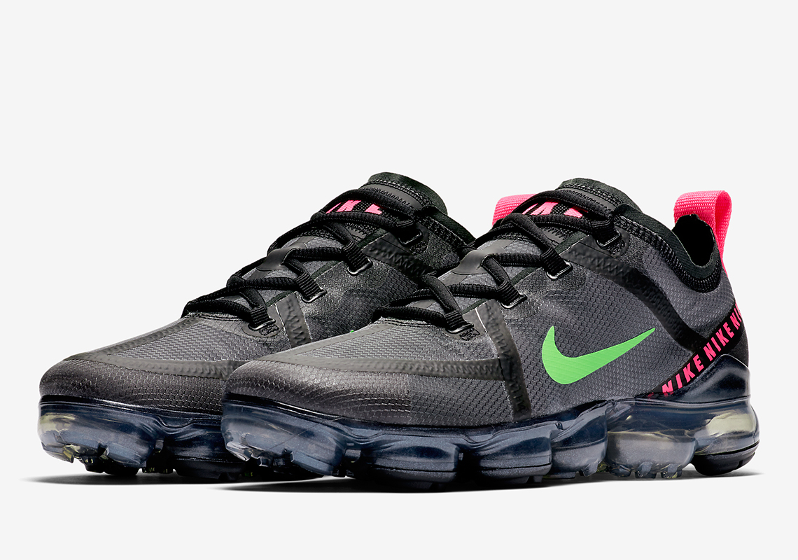 Pink and clearance green nike vapormax