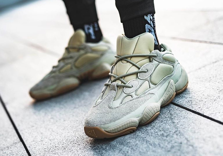 yeezy 500 on foot