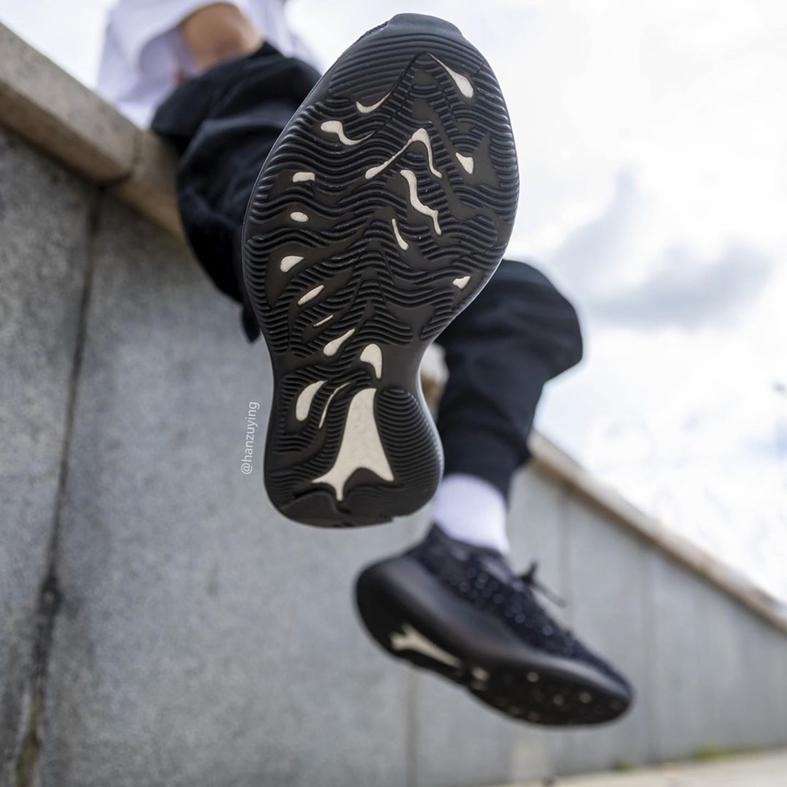 adidas yeezy 380 black