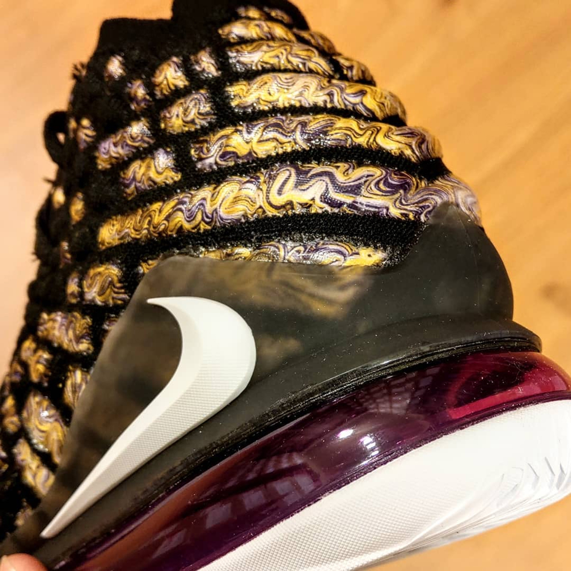 lakers lebron 17