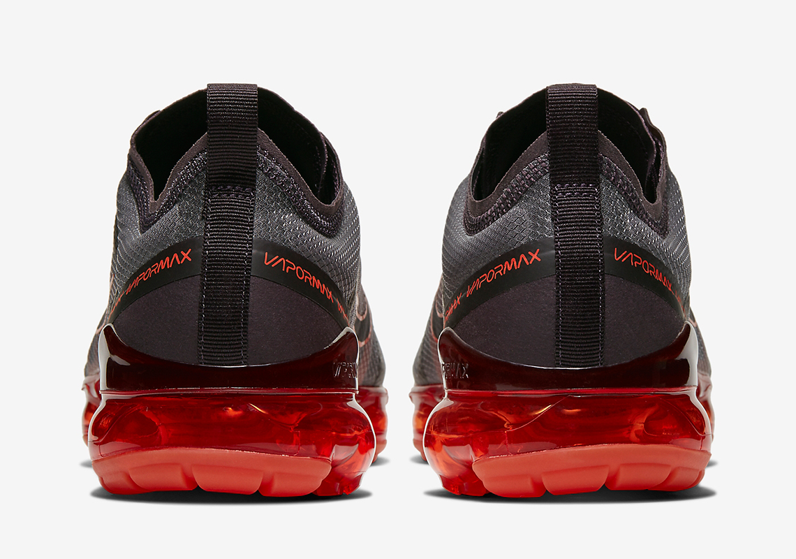 black and red vapormax 2019