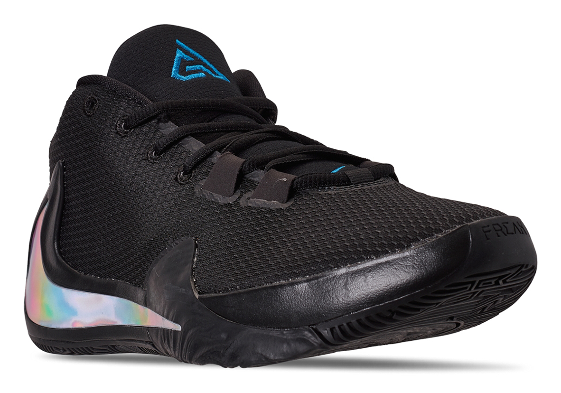 zoom freak 1 black iridescent on feet