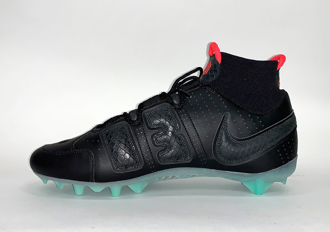 These Odell Beckham Jr Nike Cleats Come Equipped With A Reflective Upper •