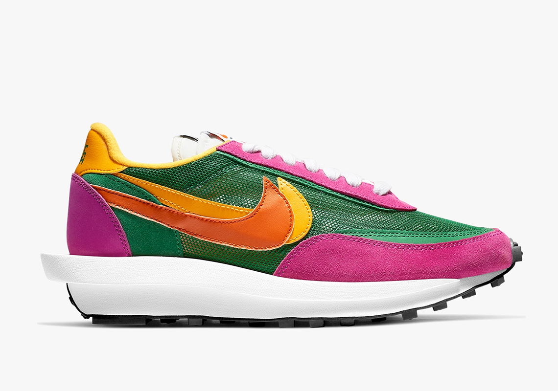 sacai Nike LDWaffle Pine Green BV0073-301 Store List | SneakerNews.com