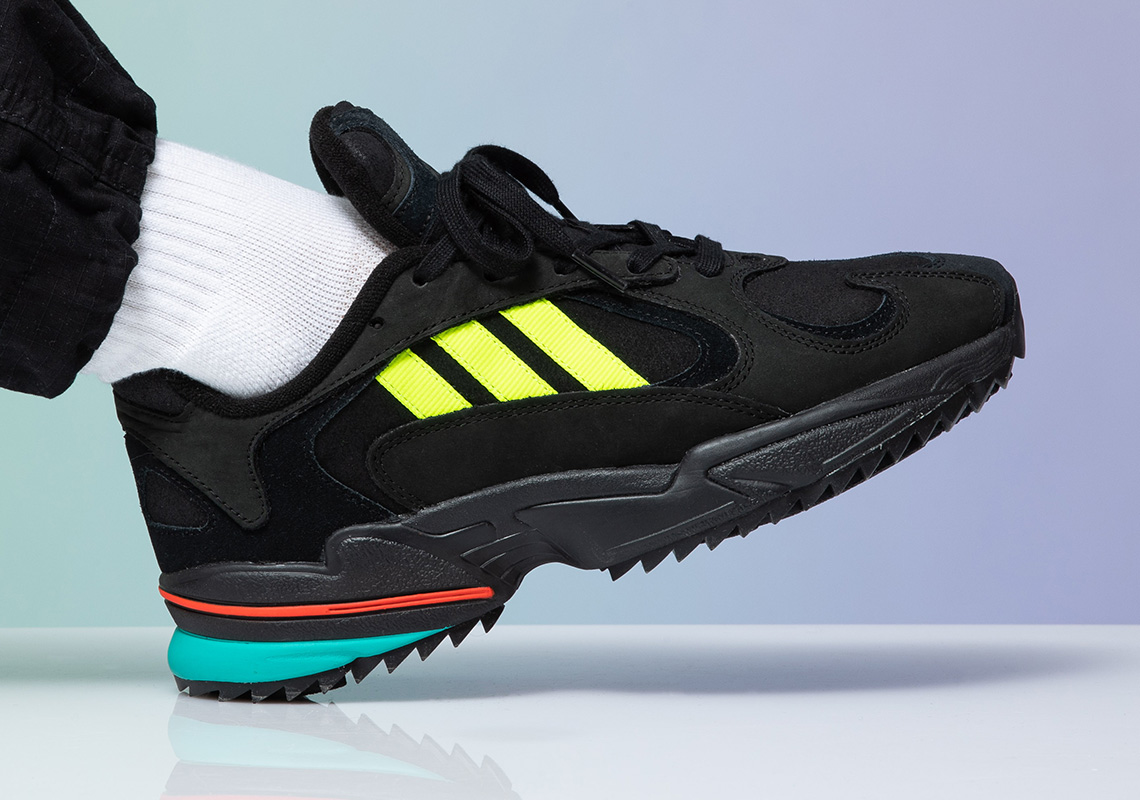 Adidas yung best sale 1 trail shoes