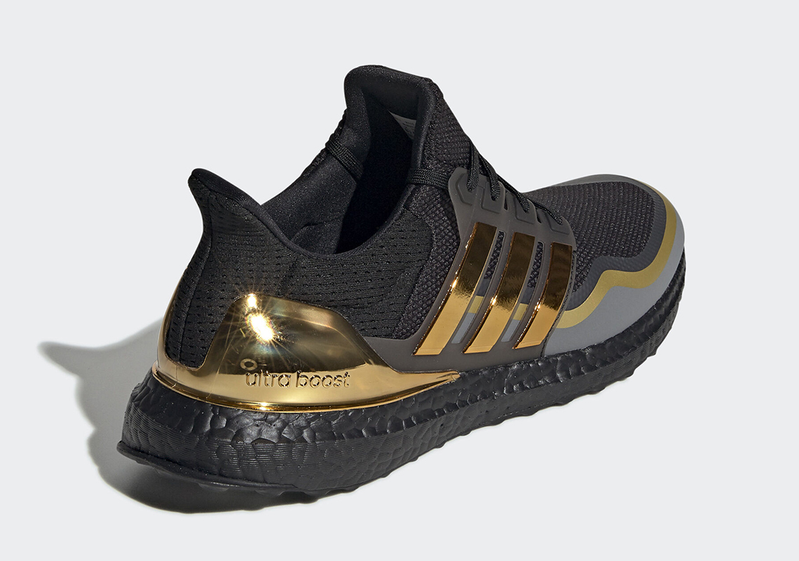adidas Ultra Boost Black Gold EG8102 
