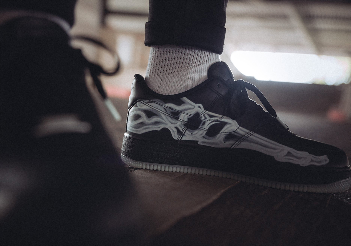 af1 black skeleton on feet