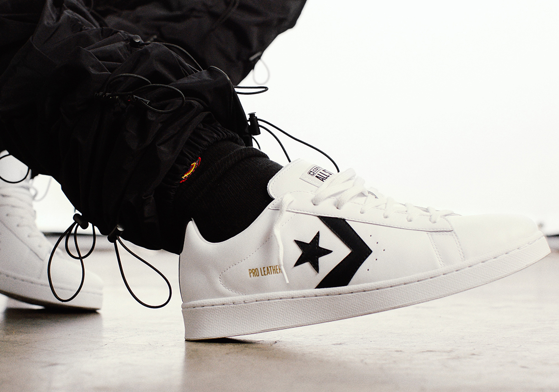 Converse Pro Leather Low Ss20 On Foot White Black 2