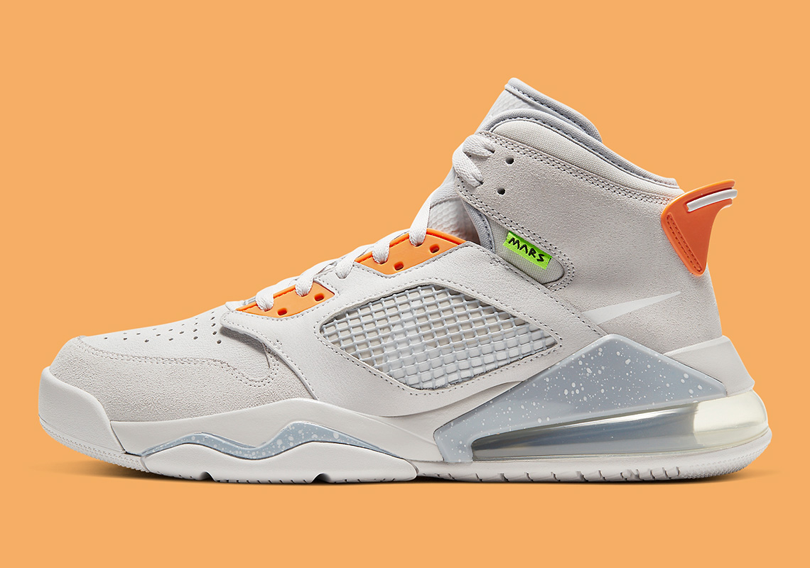 jordan mars 270 white orange