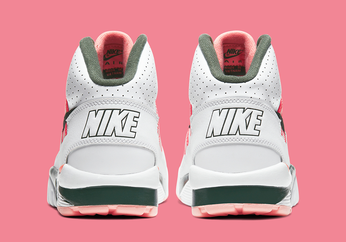 nike air trainer sc pink green