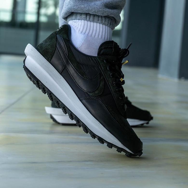 Médico barrera Practicar senderismo Nike LDWaffle sacai BV0073-002 On-Foot Look | SneakerNews.com
