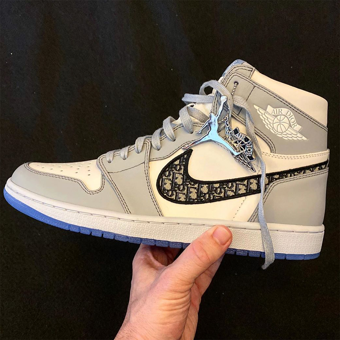 DIOR Air Jordan 1 First Look | SneakerNews.com مكينة المعصوب