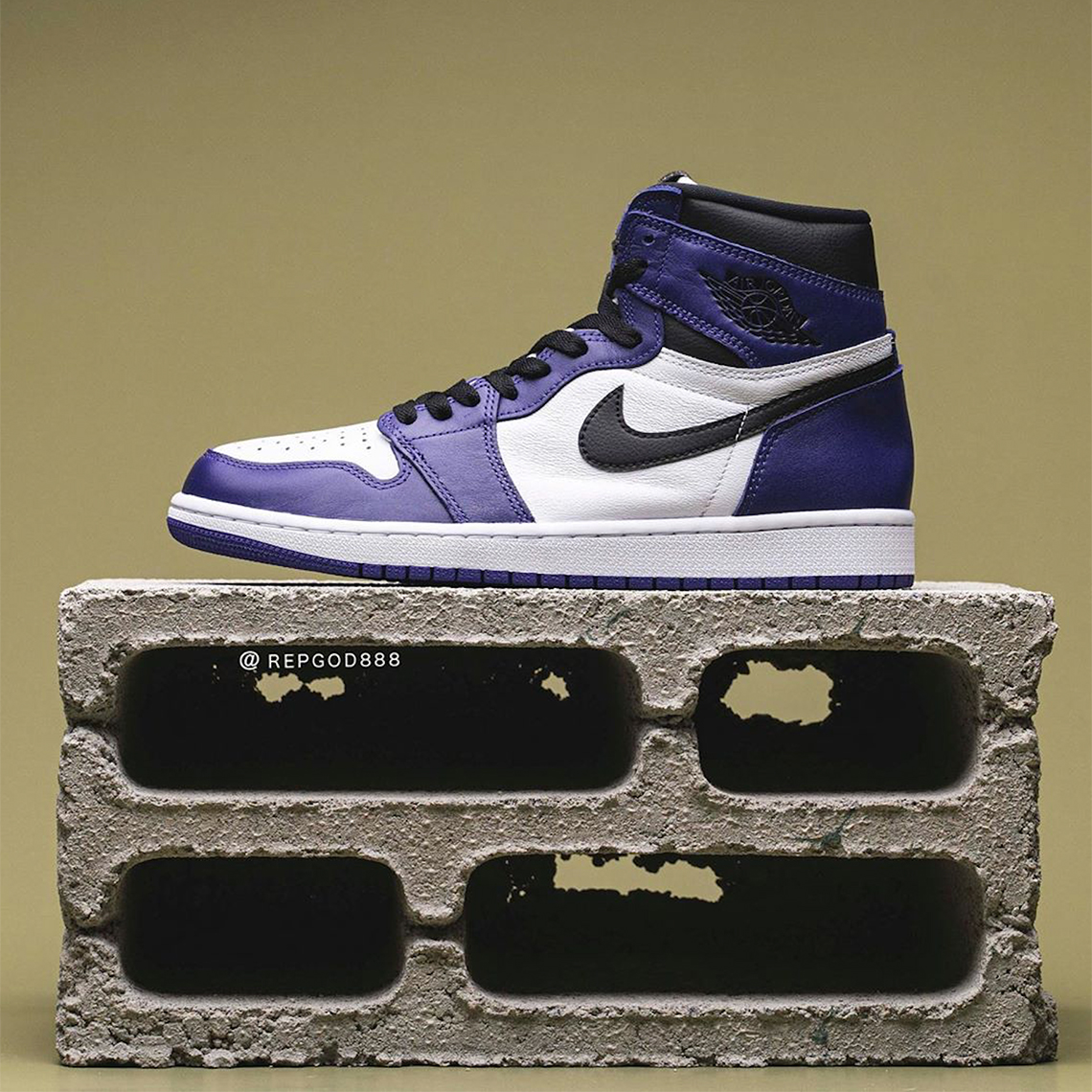 Air Jordan 1 Retro High Og 555088 500 Purple 1