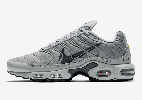 The Nike Air Max Plus Continues With The Double-Swoosh Trend