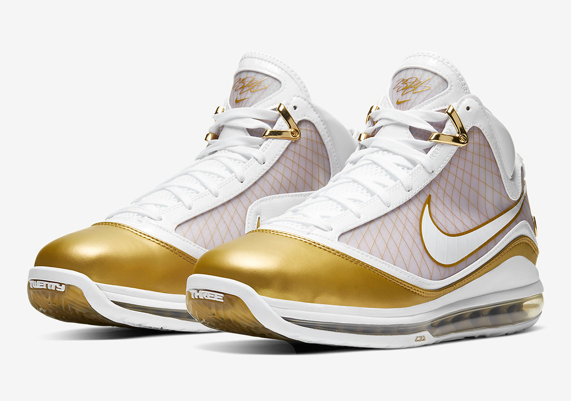 The Nike LeBron 7 Retro "China Moon" Releases On January 2nd