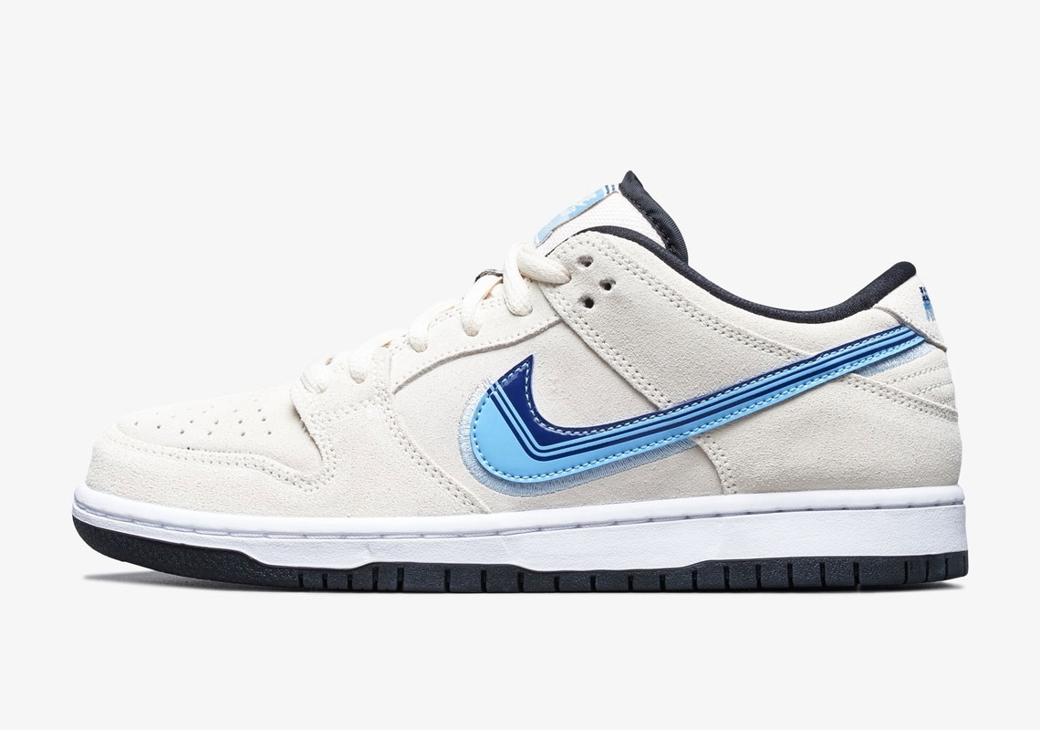 nike sb dunk low pro light cream deep royal blue 3