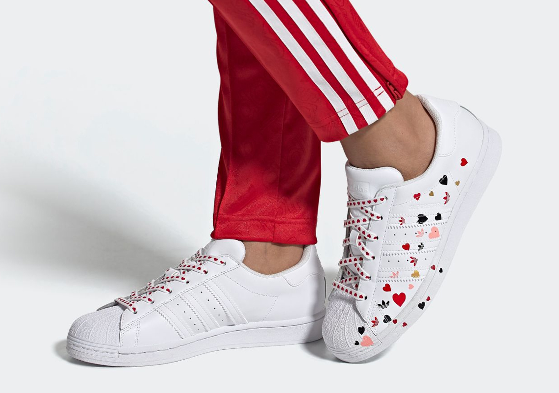 adidas superstar with hearts