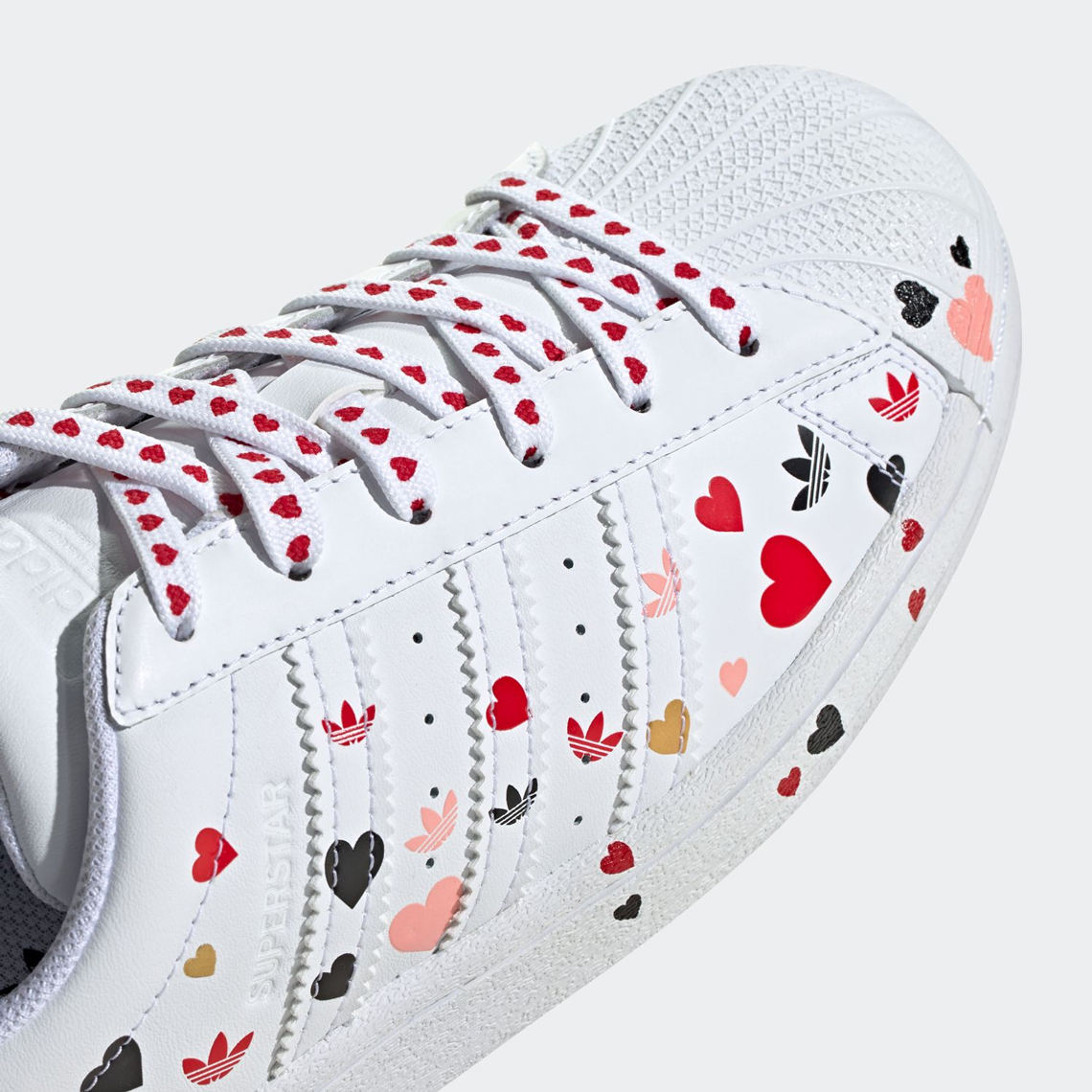 Typisch Omhoog gaan schoorsteen adidas Superstar Valentine's Day 2020 FV3289 | SneakerNews.com