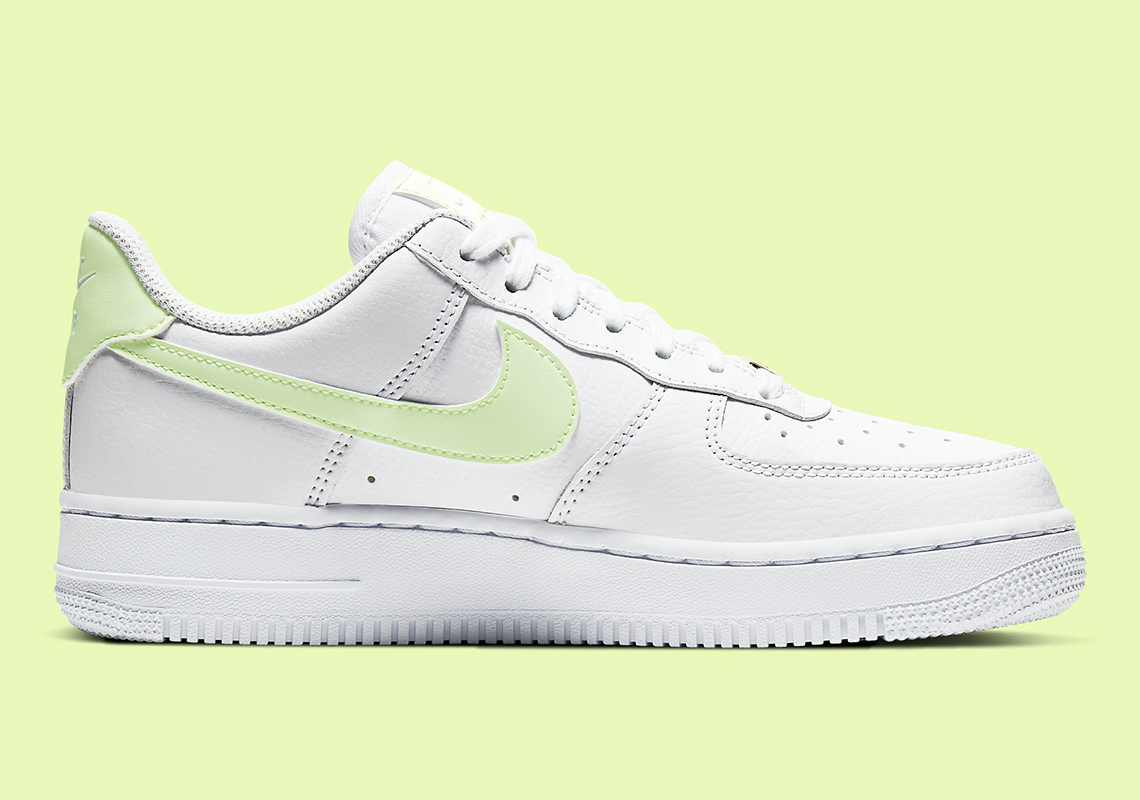 Nike Air Force 1 Wmns Barely Volt 315115 155 3