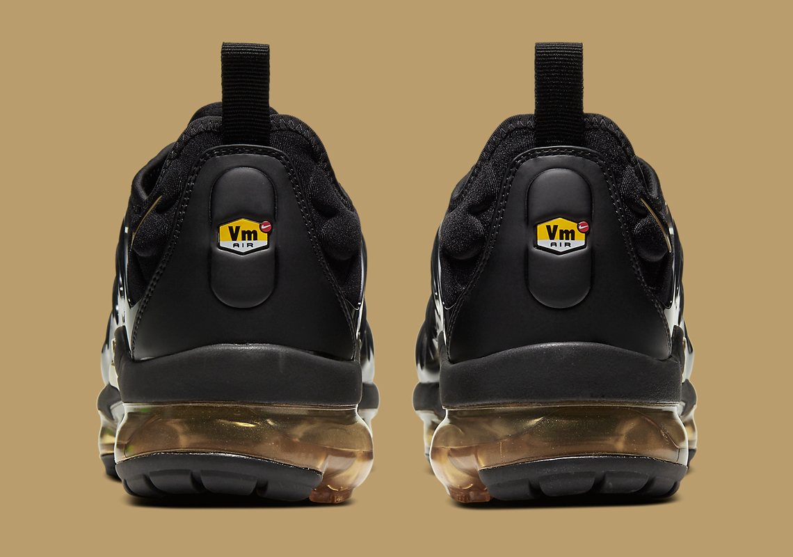 It has 3 top differentials for the Nike Air VaporMax Plus